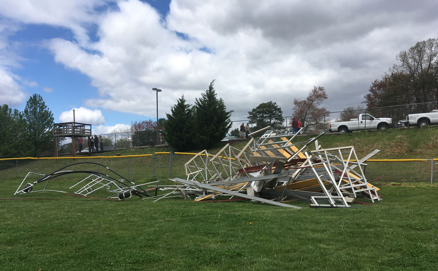 LNA 0417 Brookville damage 2.JPG